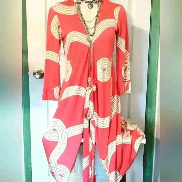 Diane Von Furstenberg Dresses & Skirts - Diane Von Furstenburg 100%Silk Geometric Ribbon Effect Wrap Dress/Cardigan Coral